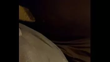 Redare Bbw suge penis în timp ce prietenul este sus
