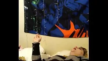 播放 吸烟时不要操自己