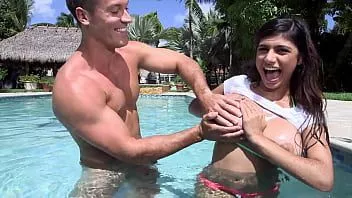 Reproducir Mia khalifa - sean lawless se vuelve loco con su almeja árabe apretada