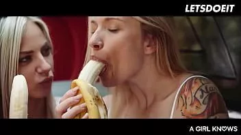Abspielen Lesbenparadies mit Lexi Dona, Angel Piaff, Nathaly Cherie und Florane Russell in heißer Girl-on-Girl-Action – ein Mädchen weiß es