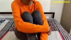 Reproducir Desi MILF convence a su padrastro para que tenga sexo duro y mamada con charla sucia