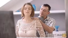 Reproduzir Peituda adolescente Marina Visconti fode velho em encontro íntimo