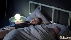 play 激烈舔鸡巴后青少年吞下射精