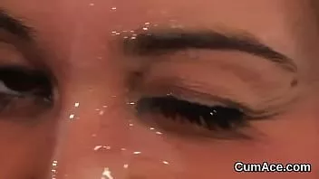 play পাগল সেক্স বিড়ালছানা সব চার্জ চুষা তার মুখের উপর শুক্রাণু লোড পায়
