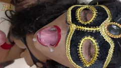 Reproducir Mamada íntima de adolescente de Hot Desi con corrida en la boca