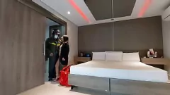 Reproduzir Big Bambu devora o pau do entregador de pizza enquanto o marido está fora