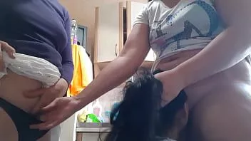 播放 我的继妹在纸牌游戏中失去了她的女朋友 - 女同性恋幻想女孩