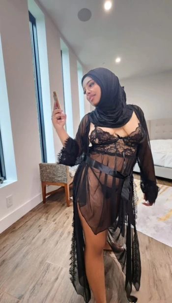 Порнозвезда Hadiya Honey
