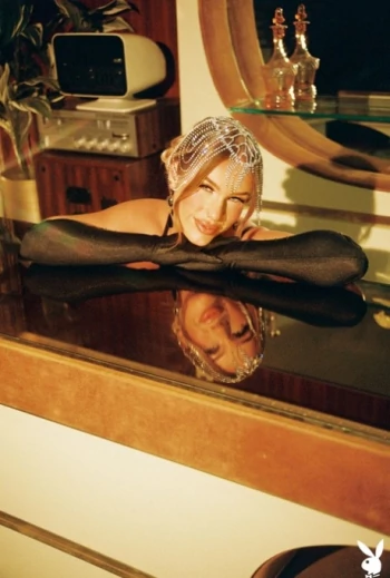 Порнозвезда Love Dove M